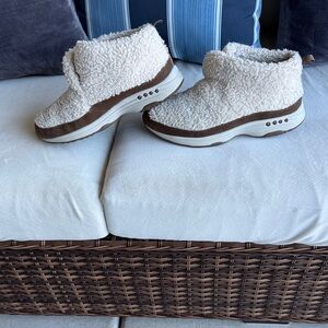 Skechers Cozy Cream and Brown Sherpa Boots